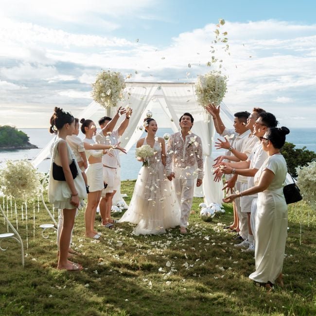 Dramatic Cliff wedding ceremony in Phuket with panoramic Andaman Sea views