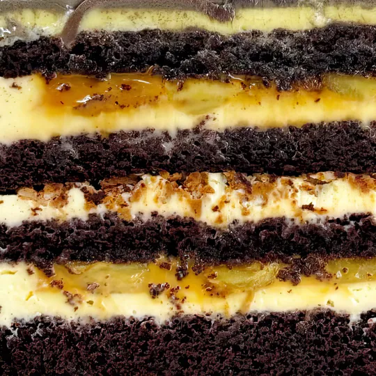 Banana caramel wedding cake in Phuket