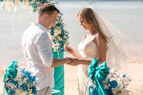 Turquoise classic floral wedding arch, Phuket — photo 9