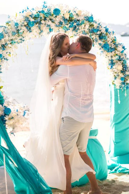 Turquoise classic floral wedding arch, Phuket — photo 13