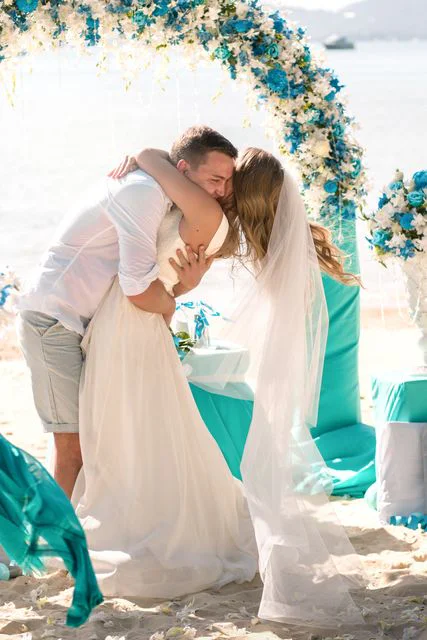 Turquoise classic floral wedding arch, Phuket — photo 14
