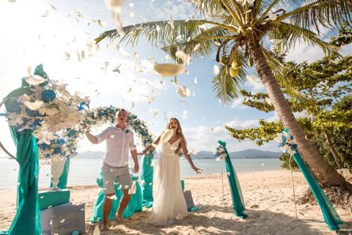Turquoise classic floral wedding arch, Phuket — photo 20