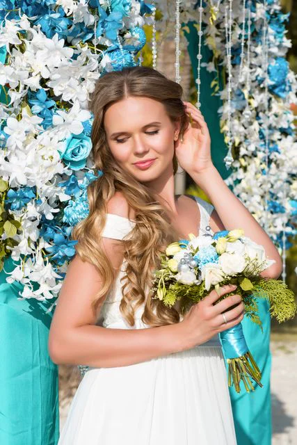 Turquoise classic floral wedding arch, Phuket — photo 28