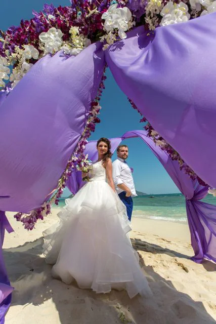 Purple geometric bamboo wedding arch, Margarita and Oleg, Phuket — photo 33