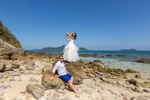 Purple geometric bamboo wedding arch, Margarita and Oleg, Phuket — photo 38