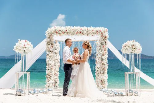 White and pink geometric bamboo wedding arch, Mihail and Tatyana, Phuket — photo 10