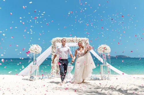White and pink geometric bamboo wedding arch, Mihail and Tatyana, Phuket — photo 20