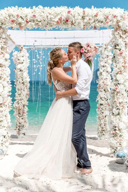 White and pink geometric bamboo wedding arch, Mihail and Tatyana, Phuket — photo 41
