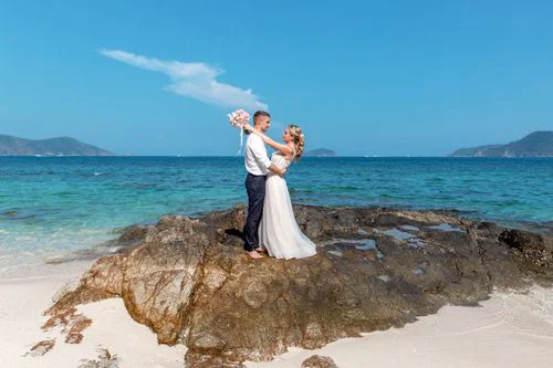 White and pink geometric bamboo wedding arch, Mihail and Tatyana, Phuket — photo 48