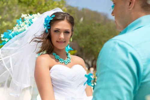 Turquoise geometric bamboo wedding arch, Natasha and Sergei, Phuket — photo 5