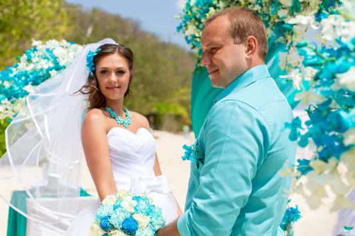 Turquoise geometric bamboo wedding arch, Natasha and Sergei, Phuket — photo 6