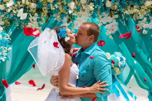 Turquoise geometric bamboo wedding arch, Natasha and Sergei, Phuket — photo 18