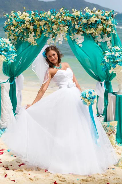 Turquoise geometric bamboo wedding arch, Natasha and Sergei, Phuket — photo 21