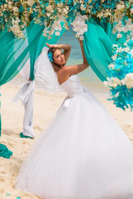 Turquoise geometric bamboo wedding arch, Natasha and Sergei, Phuket — photo 22