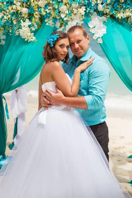 Turquoise geometric bamboo wedding arch, Natasha and Sergei, Phuket — photo 30