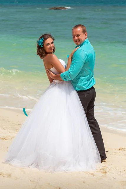 Turquoise geometric bamboo wedding arch, Natasha and Sergei, Phuket — photo 35