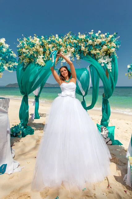 Turquoise geometric bamboo wedding arch, Natasha and Sergei, Phuket — photo 43