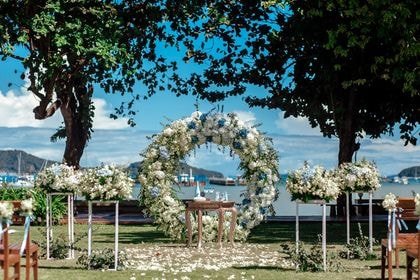 Round Arch with White, Blue, Green — full coverage — Phuket wedding decoration