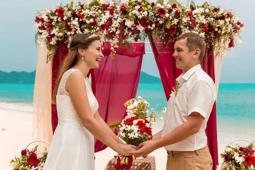 Red geometric wedding arch in Phuket — Anya and Anton, Phuket — photo 7