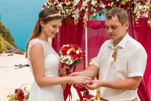Red geometric wedding arch in Phuket — Anya and Anton, Phuket — photo 10
