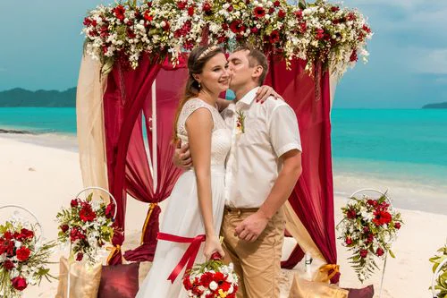 Red geometric wedding arch in Phuket — Anya and Anton, Phuket — photo 15