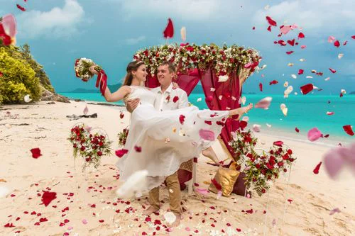 Red geometric wedding arch in Phuket — Anya and Anton, Phuket — photo 17