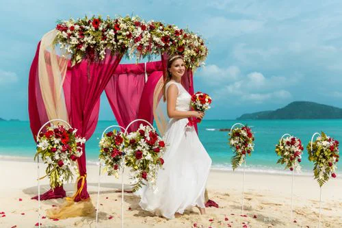 Red geometric wedding arch in Phuket — Anya and Anton, Phuket — photo 27