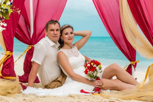 Red geometric wedding arch in Phuket — Anya and Anton, Phuket — photo 34