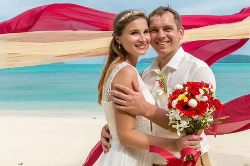 Red geometric wedding arch in Phuket — Anya and Anton, Phuket — photo 36