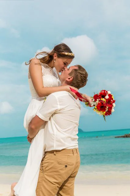 Red geometric wedding arch in Phuket — Anya and Anton, Phuket — photo 39
