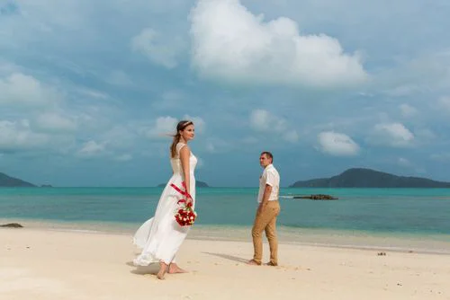 Red geometric wedding arch in Phuket — Anya and Anton, Phuket — photo 40