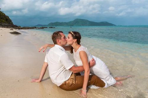 Red geometric wedding arch in Phuket — Anya and Anton, Phuket — photo 46