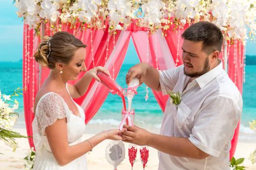White and pink geometric wedding arch, Alena and Oleg, Phuket — photo 7