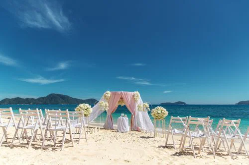 Pink geometric wedding arch, Anzhelika and Artur, Phuket — photo 1
