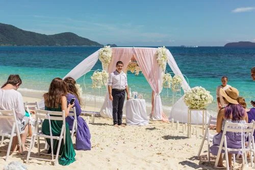 Pink geometric wedding arch, Anzhelika and Artur, Phuket — photo 6