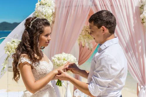 Pink geometric wedding arch, Anzhelika and Artur, Phuket — photo 10