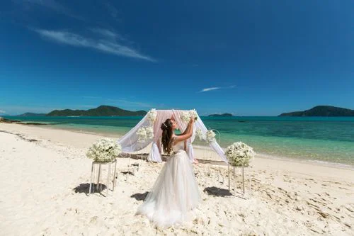 Pink geometric wedding arch, Anzhelika and Artur, Phuket — photo 22