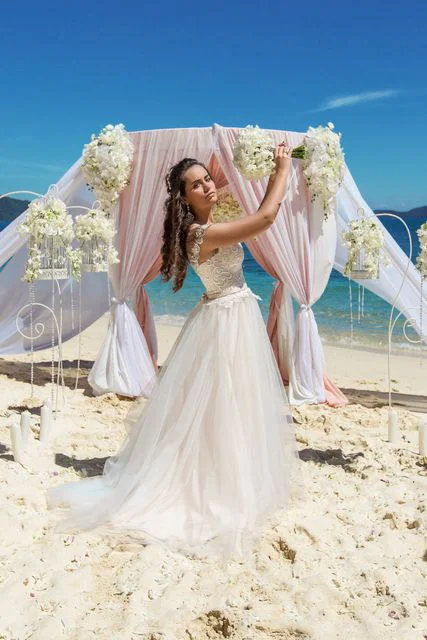 Pink geometric wedding arch, Anzhelika and Artur, Phuket — photo 23