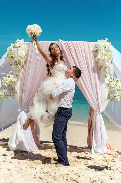 Pink geometric wedding arch, Anzhelika and Artur, Phuket — photo 29