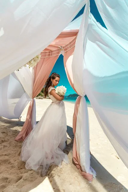 Pink geometric wedding arch, Anzhelika and Artur, Phuket — photo 33