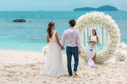 White round floral wedding arch, Kristina and Lesha, Phuket — photo 3