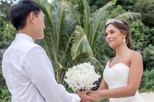 White round floral wedding arch, Kristina and Lesha, Phuket — photo 5