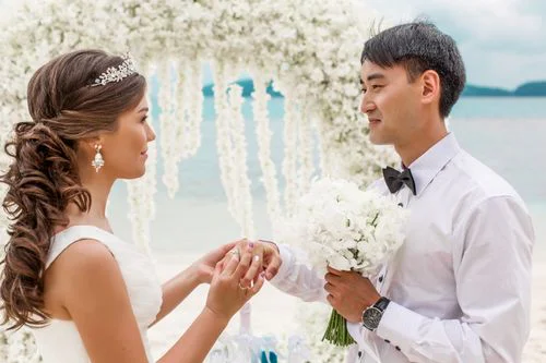 White round floral wedding arch, Kristina and Lesha, Phuket — photo 12