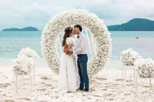 White round floral wedding arch, Kristina and Lesha, Phuket — photo 14