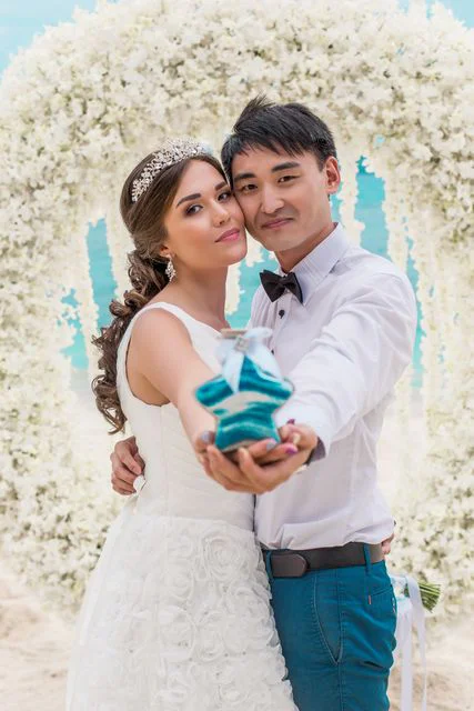 White round floral wedding arch, Kristina and Lesha, Phuket — photo 16