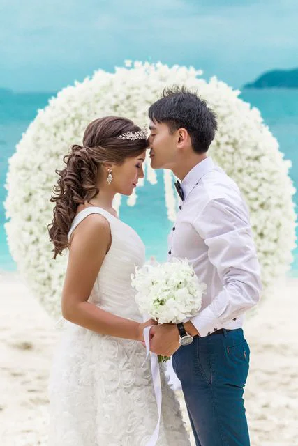 White round floral wedding arch, Kristina and Lesha, Phuket — photo 22