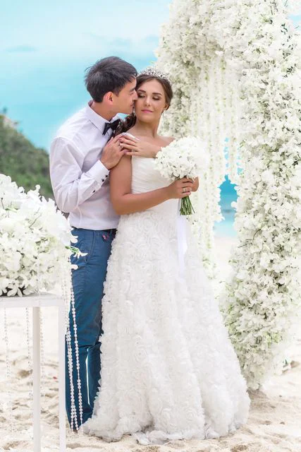 White round floral wedding arch, Kristina and Lesha, Phuket — photo 25