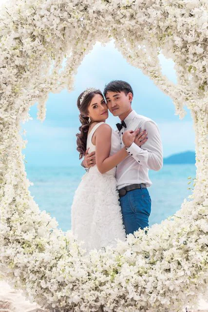 White round floral wedding arch, Kristina and Lesha, Phuket — photo 40