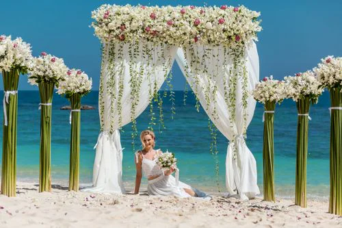 Green geometric bamboo wedding arch, Ina and Tautvydas, Phuket — photo 34