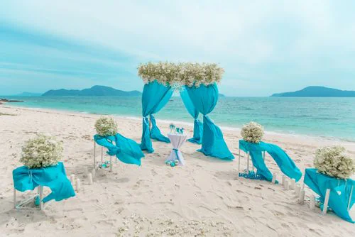 Turquoise geometric bamboo wedding arch, Marina and Andrei, Phuket — photo 1